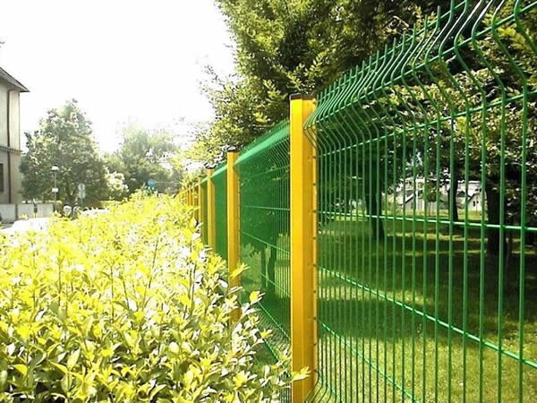 桃型柱（zhù）護（hù）欄網