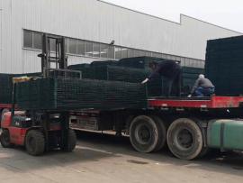 發往新疆伊犁（lí）的框架公路護欄網